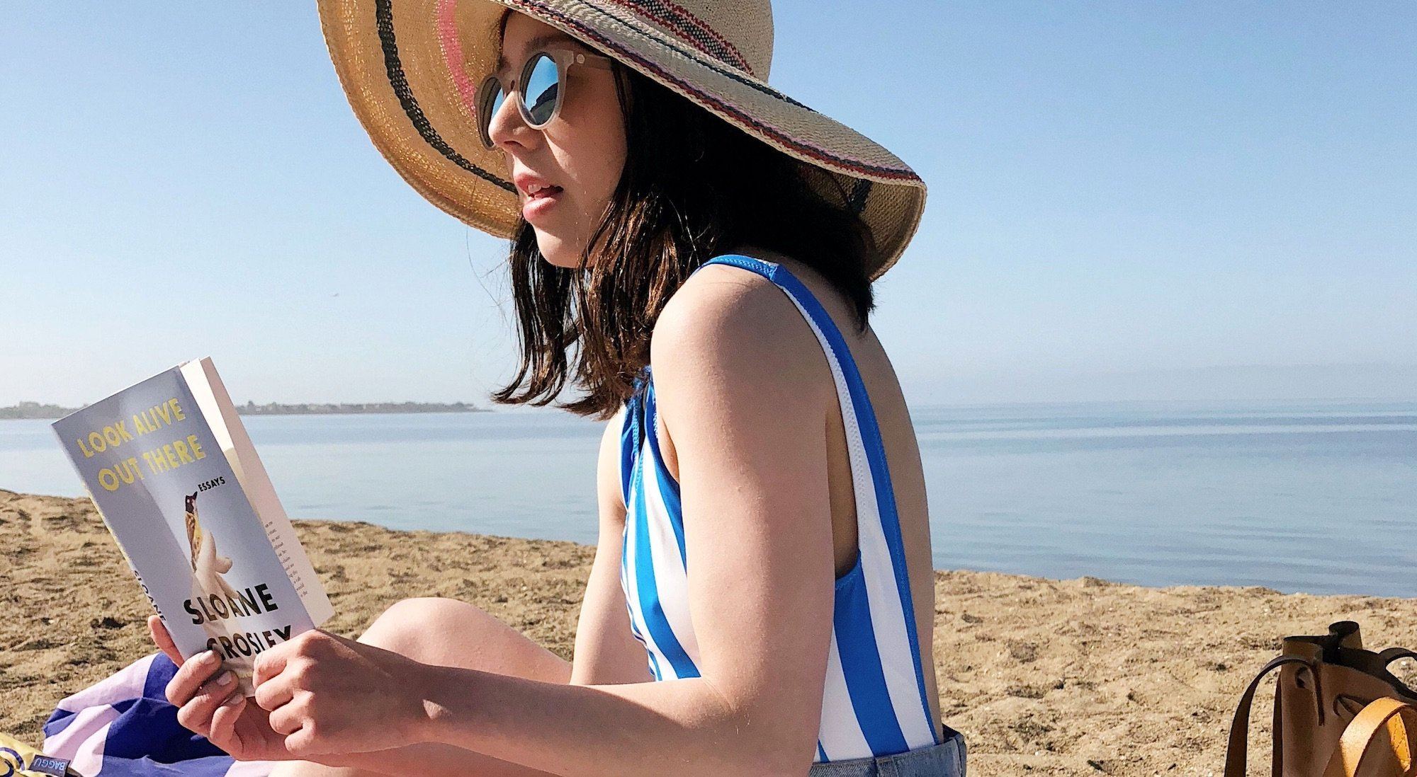 9 Summer Beach Reads we Can't Put Down